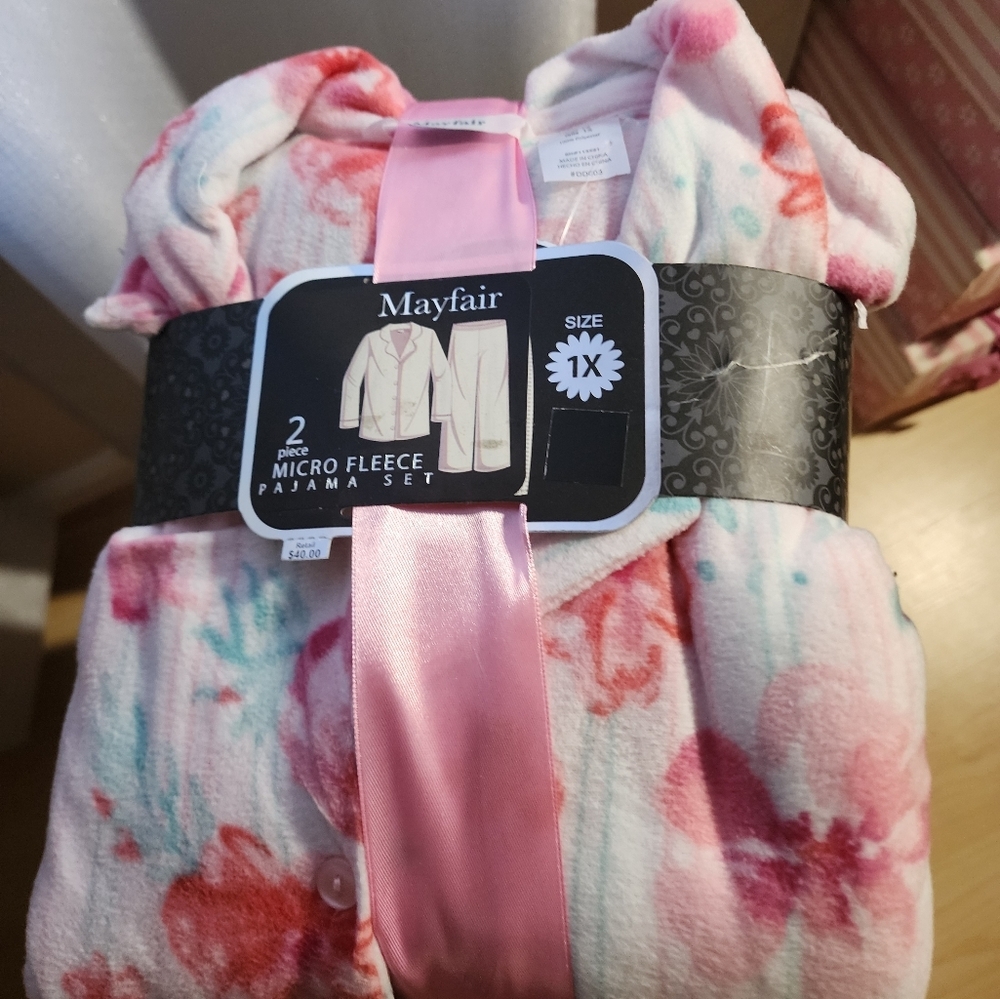 Mayfair Beautiful Pink Floral Micro Fleece Pajama Set